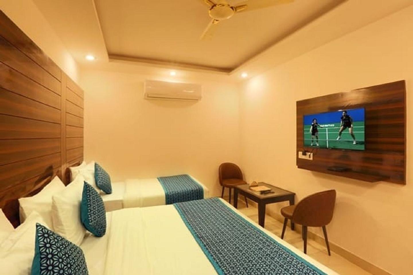 Hotel Chanakya Inn Nuova Delhi Esterno foto