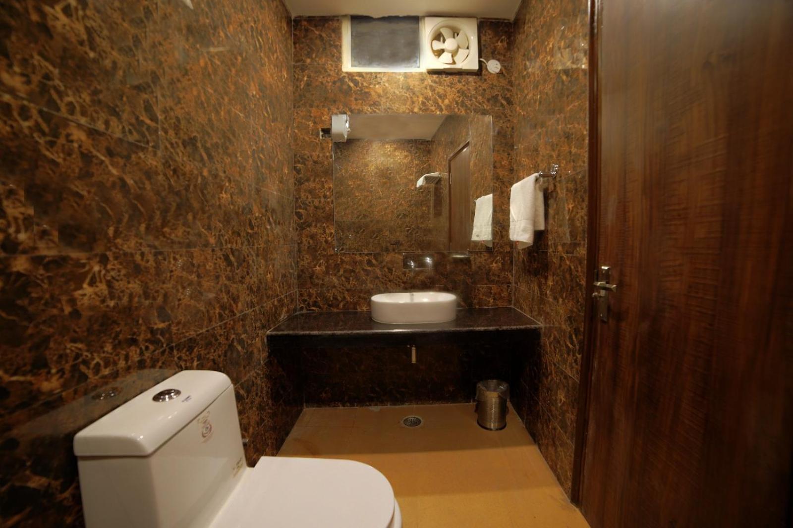 Hotel Chanakya Inn Nuova Delhi Esterno foto
