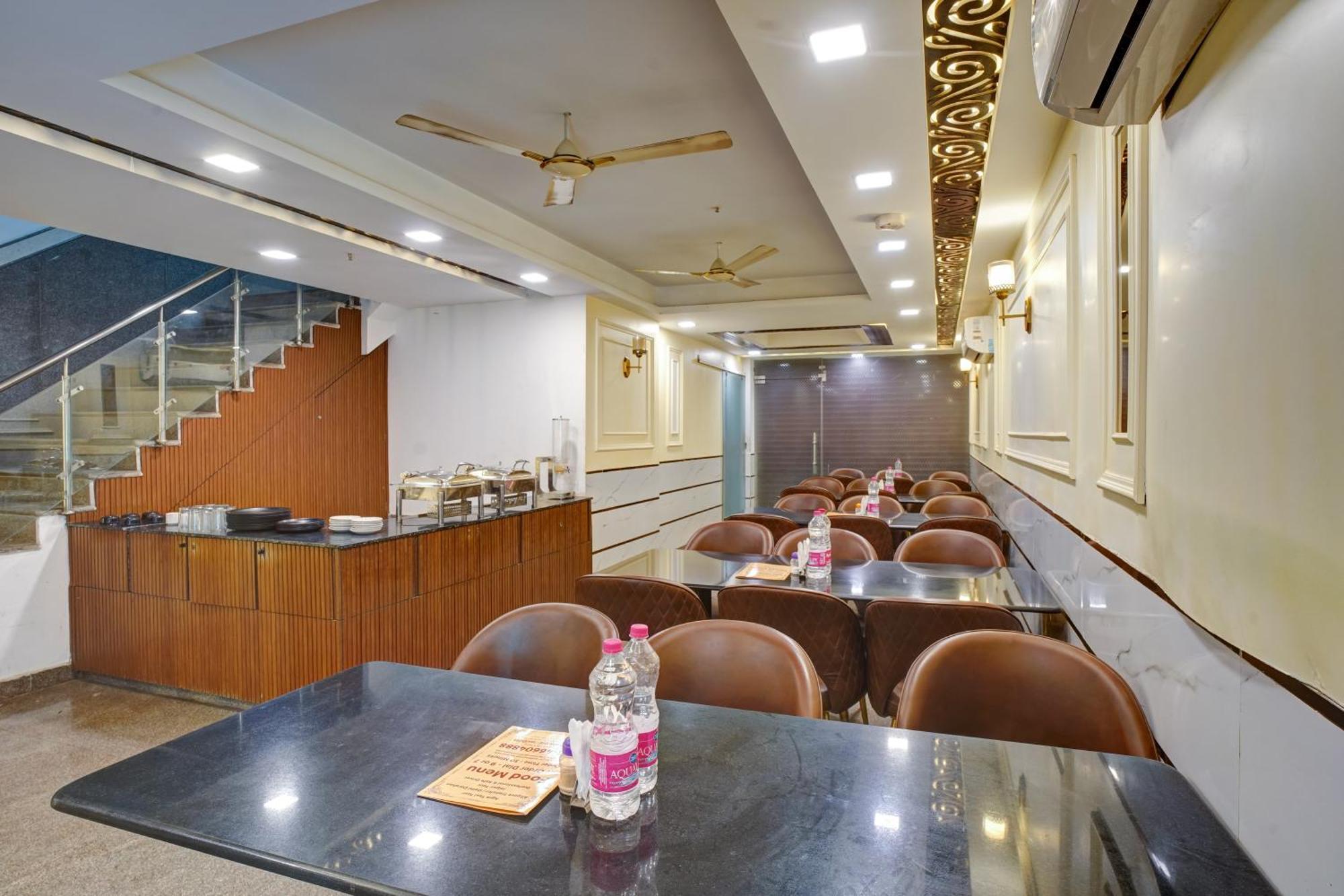 Hotel Chanakya Inn Nuova Delhi Esterno foto