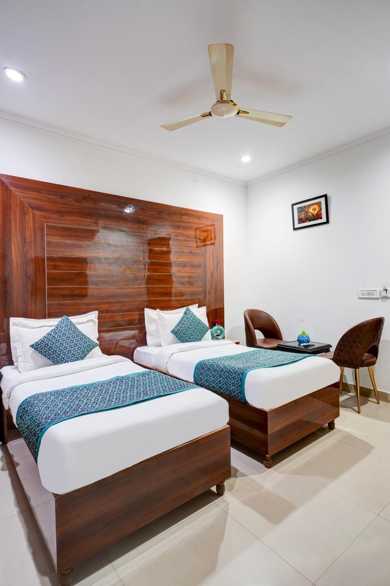 Hotel Chanakya Inn Nuova Delhi Esterno foto