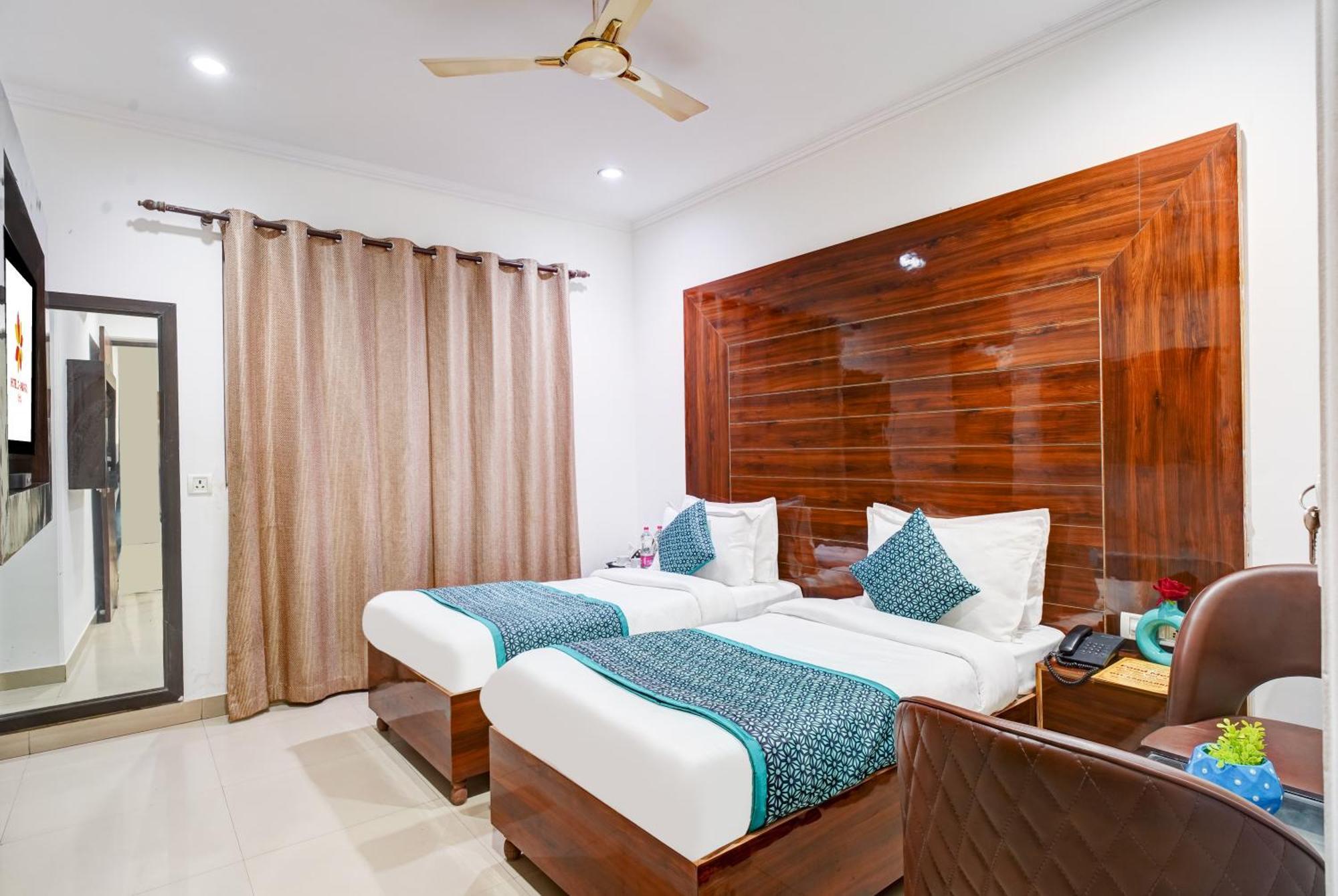 Hotel Chanakya Inn Nuova Delhi Esterno foto