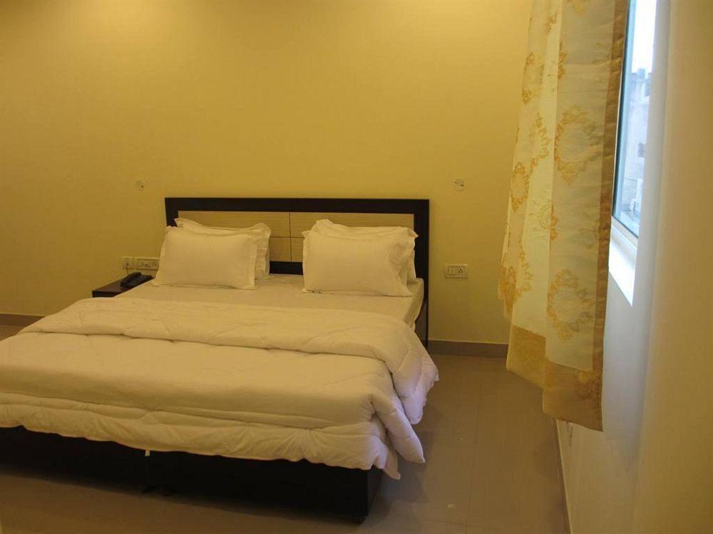 Hotel Chanakya Inn Nuova Delhi Esterno foto