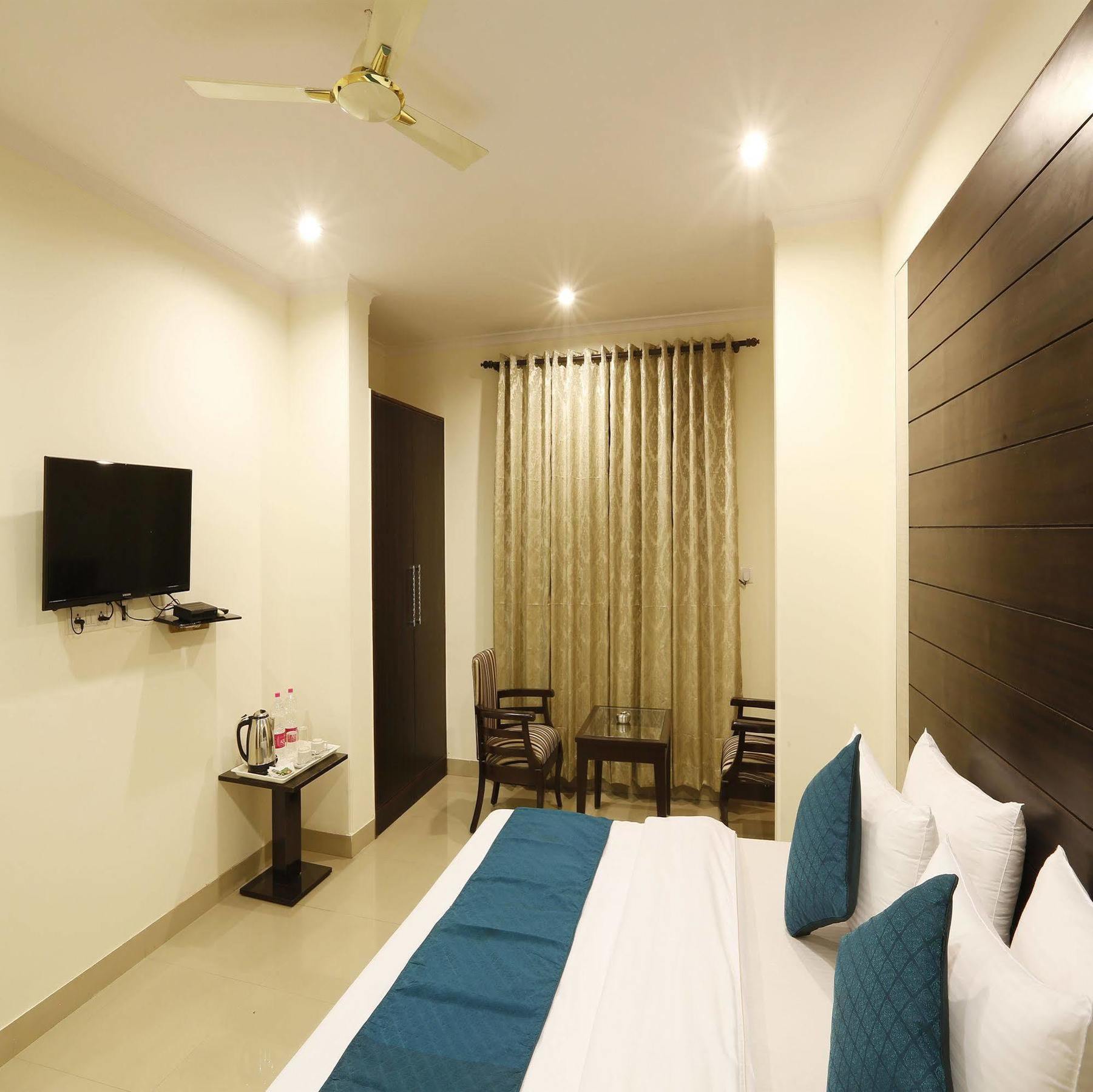 Hotel Chanakya Inn Nuova Delhi Esterno foto
