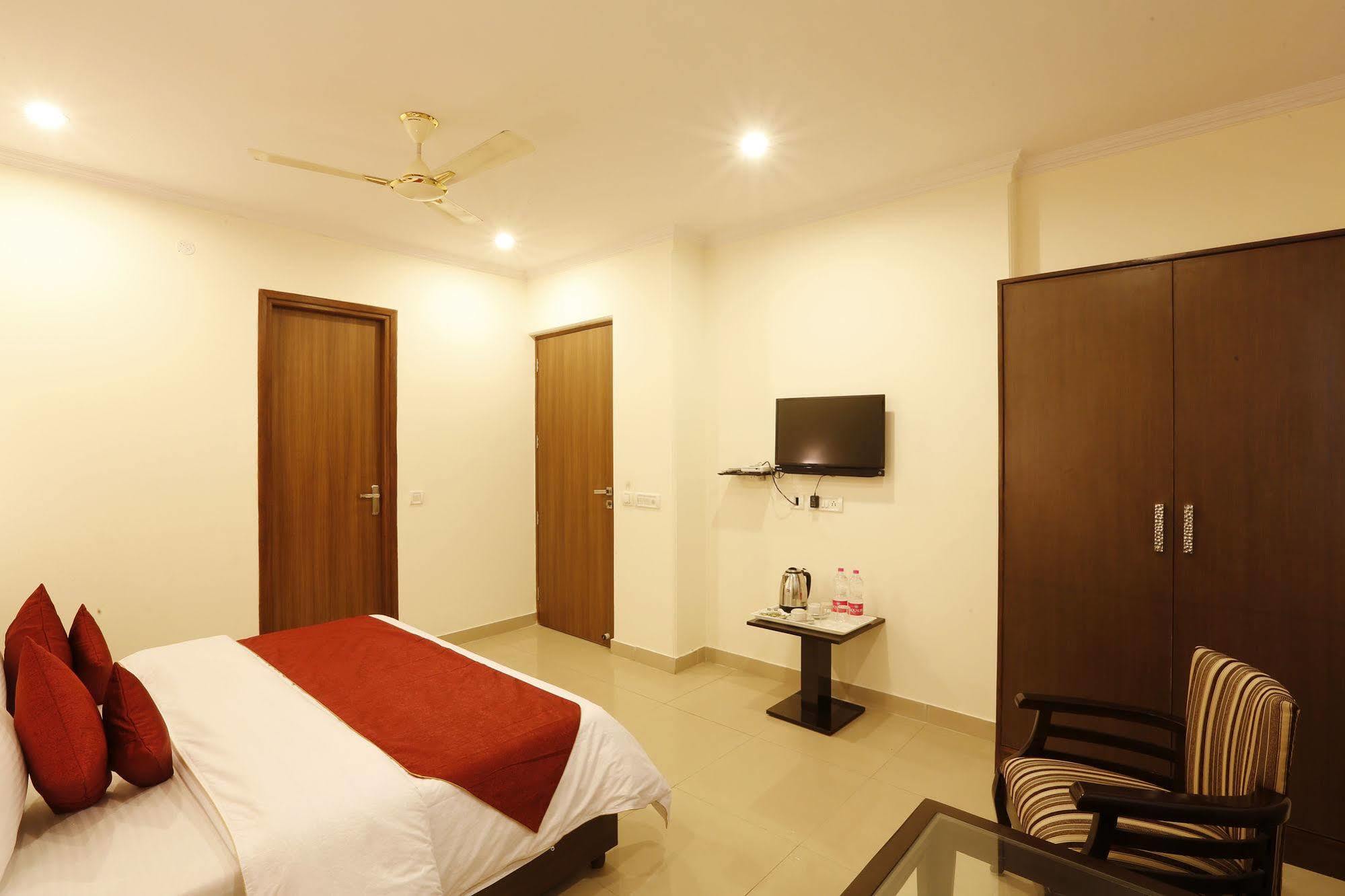 Hotel Chanakya Inn Nuova Delhi Esterno foto